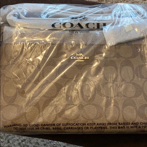 Coach Handbags - Authentic Coach Crossbody with Removable Pouch